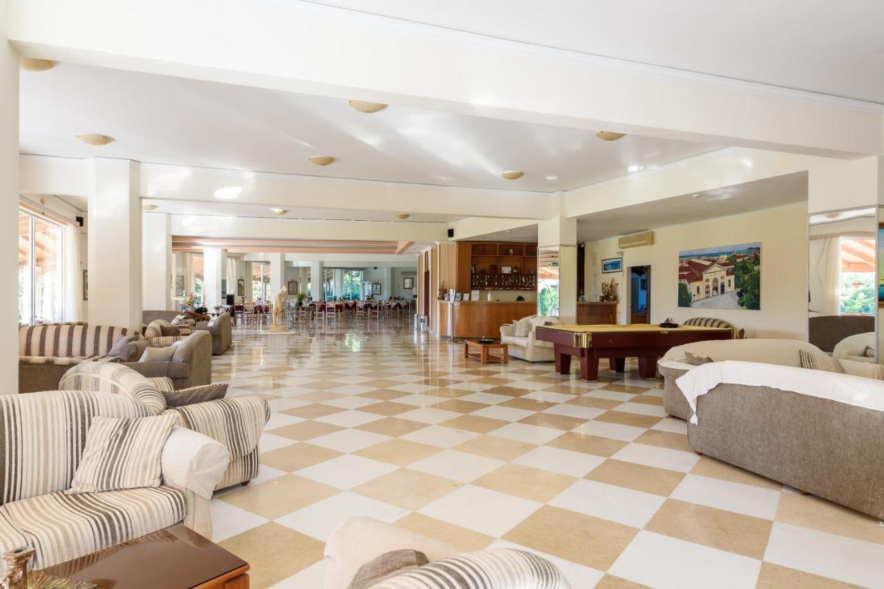 Regina Hotel Kissamos Bagian luar foto