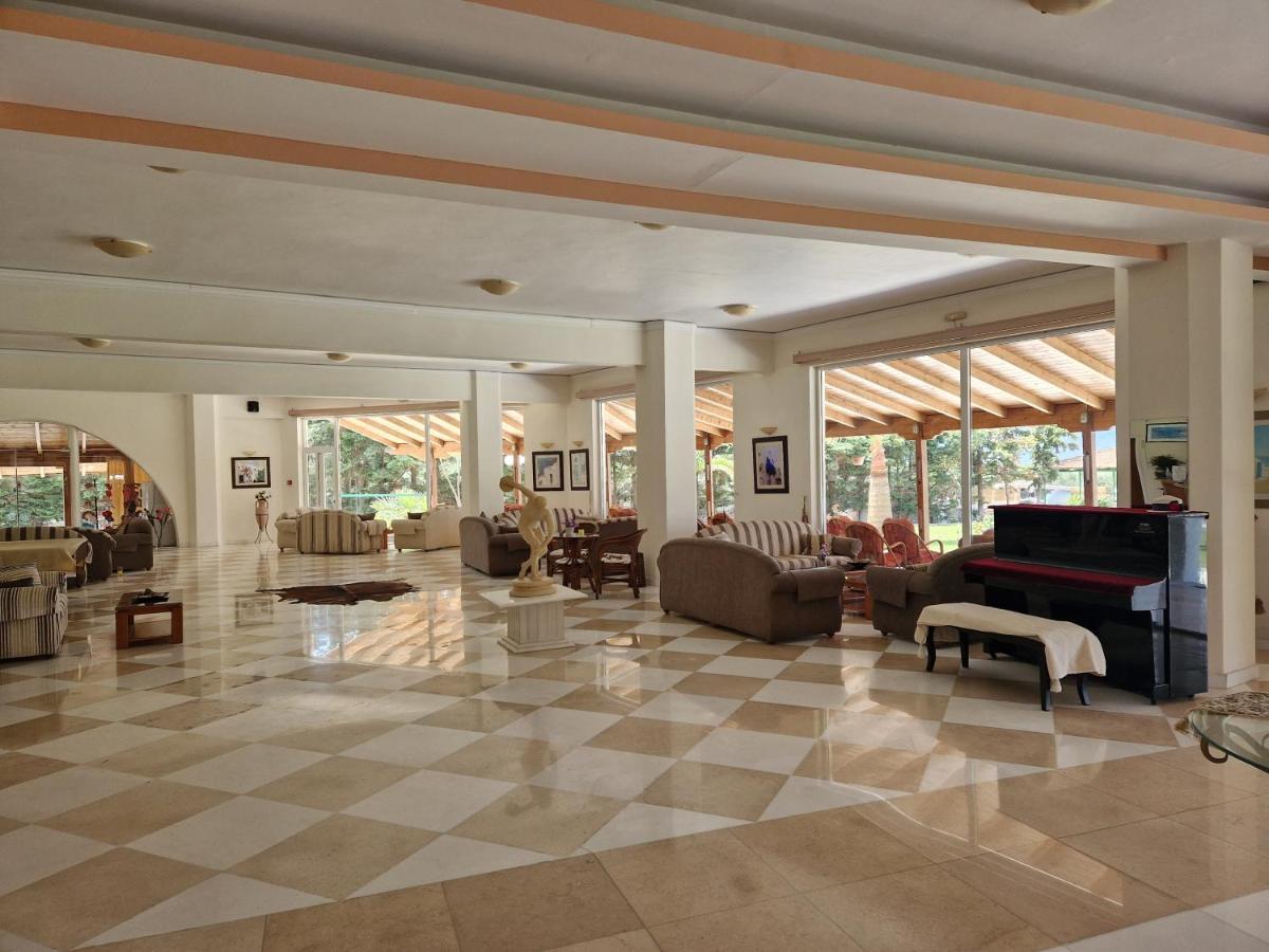 Regina Hotel Kissamos Bagian luar foto