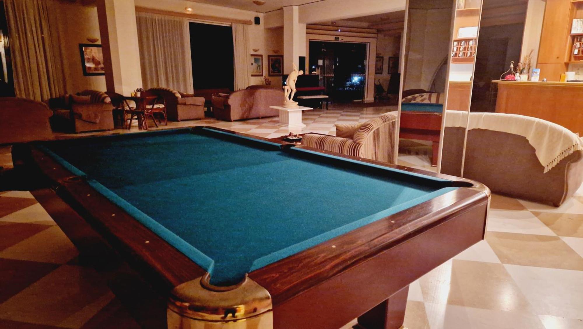 Regina Hotel Kissamos Bagian luar foto