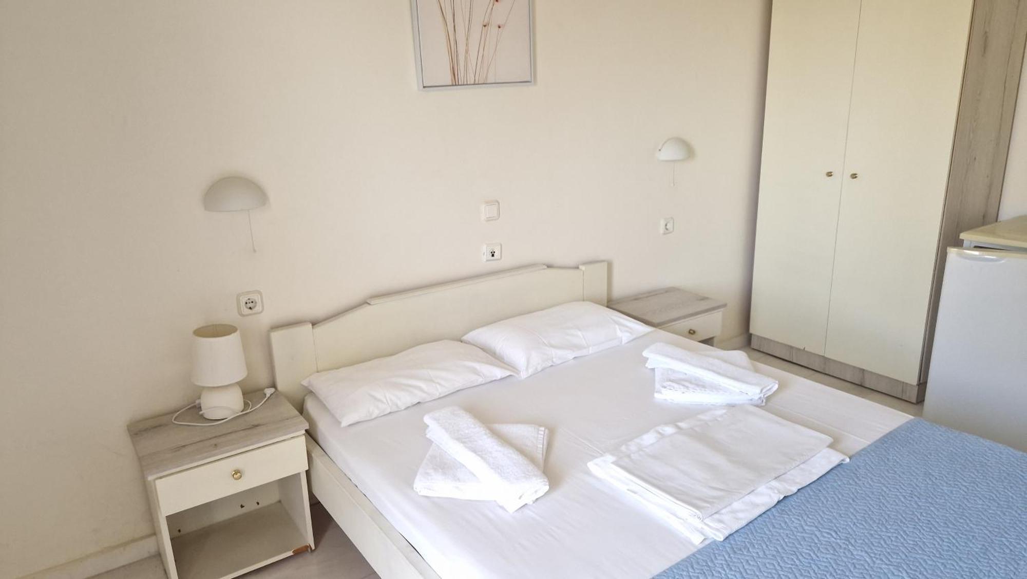 Regina Hotel Kissamos Bagian luar foto