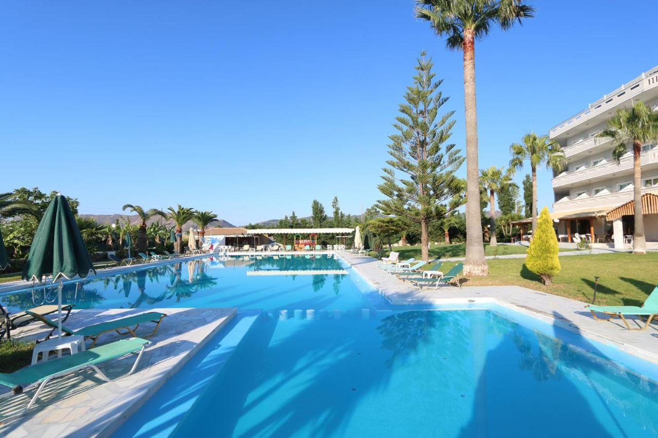 Regina Hotel Kissamos Bagian luar foto