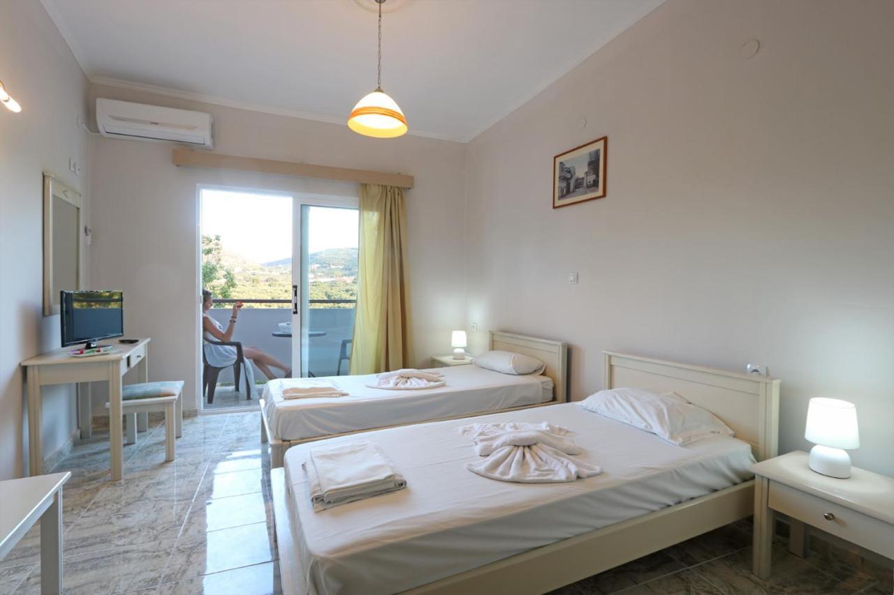 Regina Hotel Kissamos Bagian luar foto