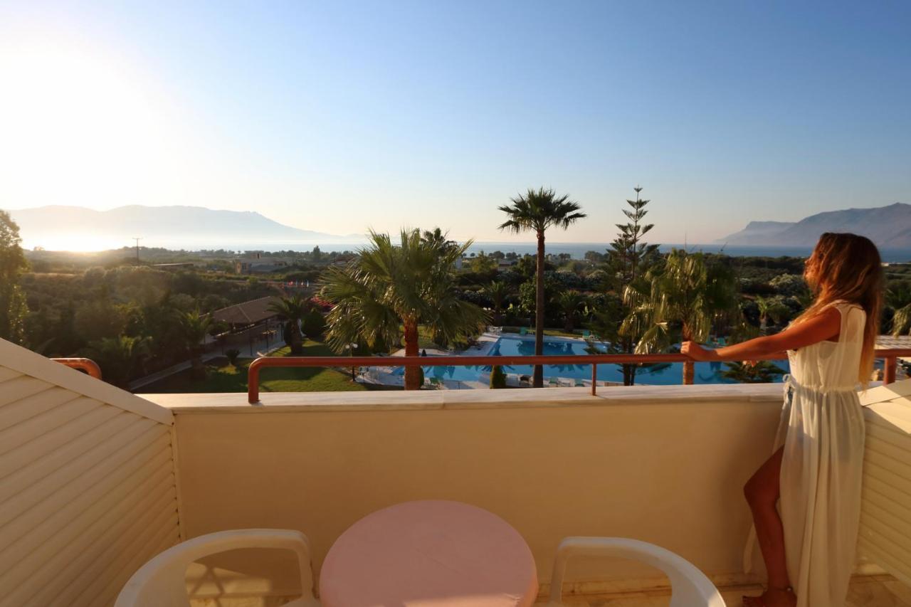 Regina Hotel Kissamos Bagian luar foto